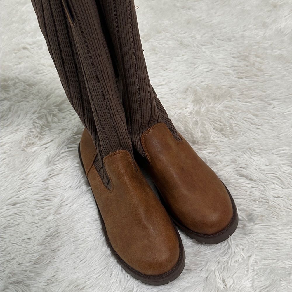 ๐ NWT Amazon Sweater Boots - Picture 2 of 4